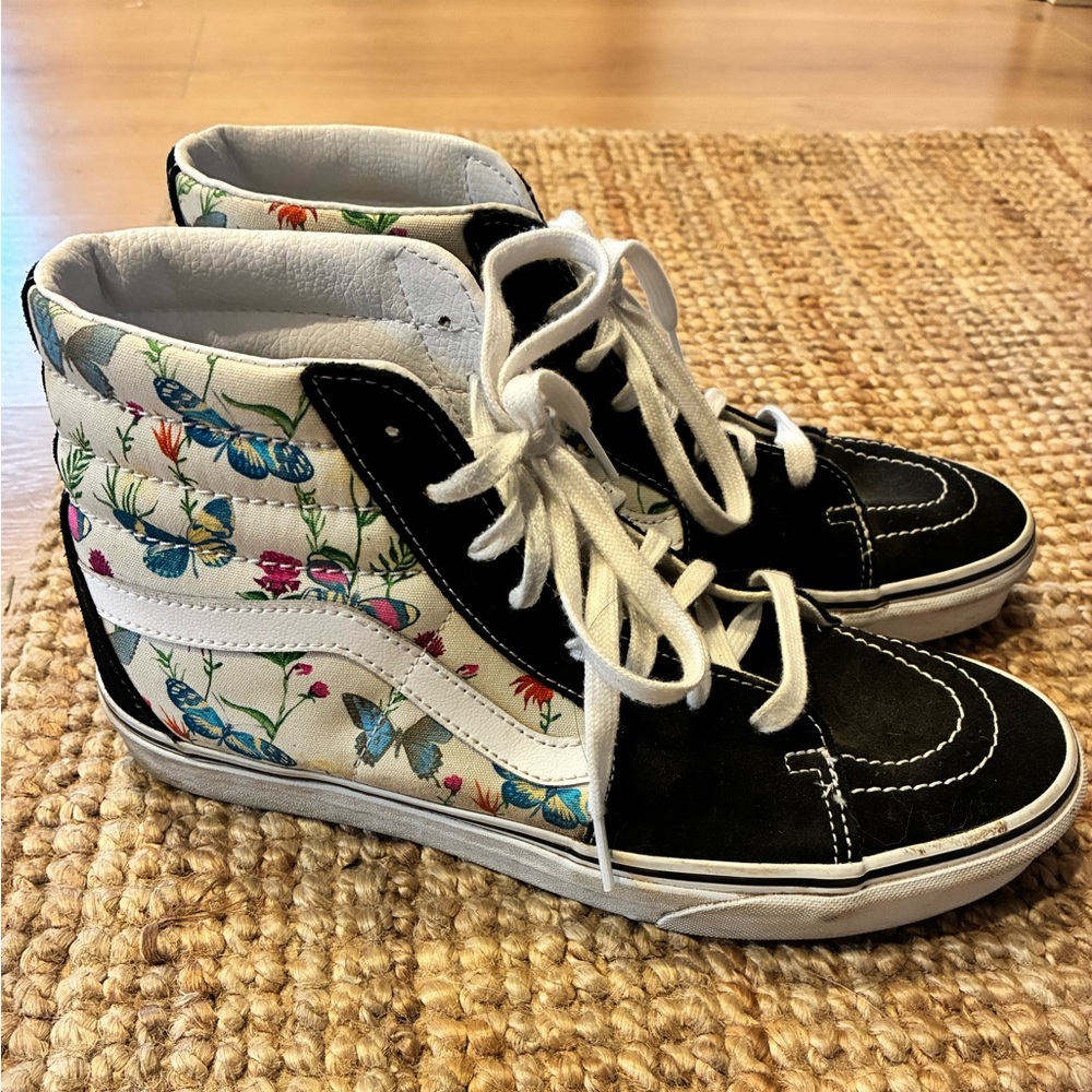 VANS Sk8-Hi High Top black with floral/butterfly sides. Perfect for spring 🌸🦋